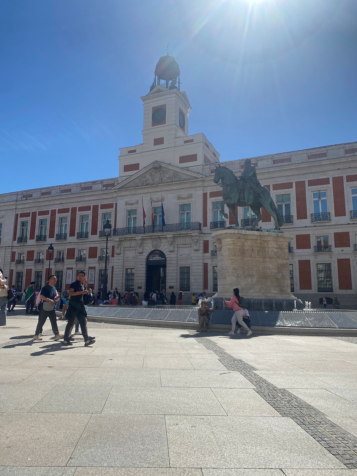Visiter Madrid:  Puerta del sol y Presidencia de la Comunidad de Madrid y kilomètre zéro 