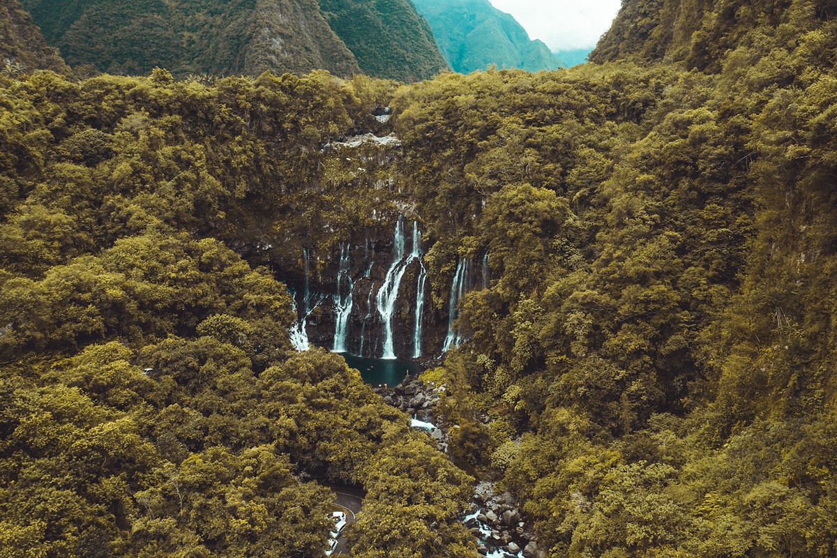 Découvrez la reunion avec une location de voiture pas cher