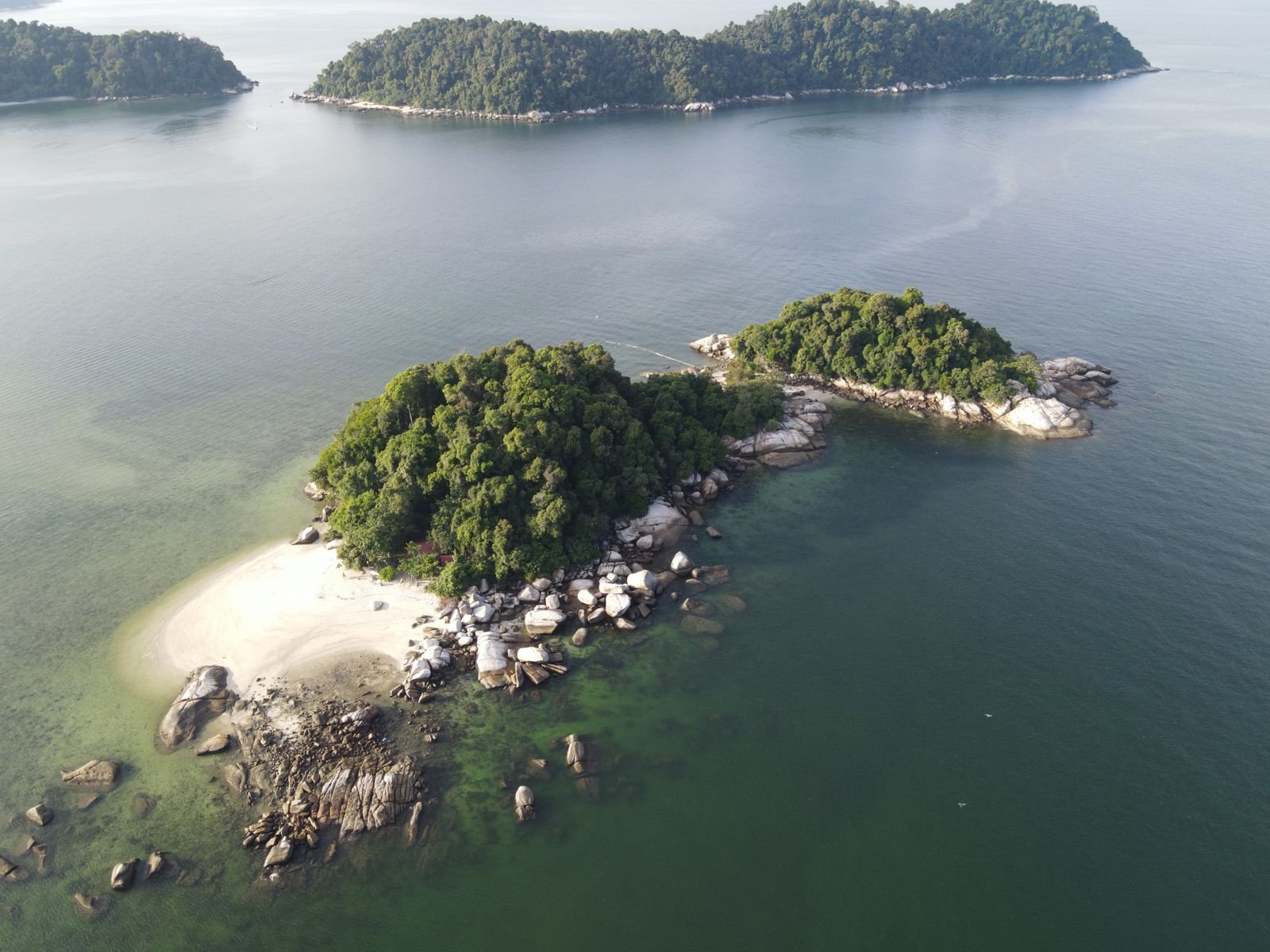 Plage et végétation en Malaisie