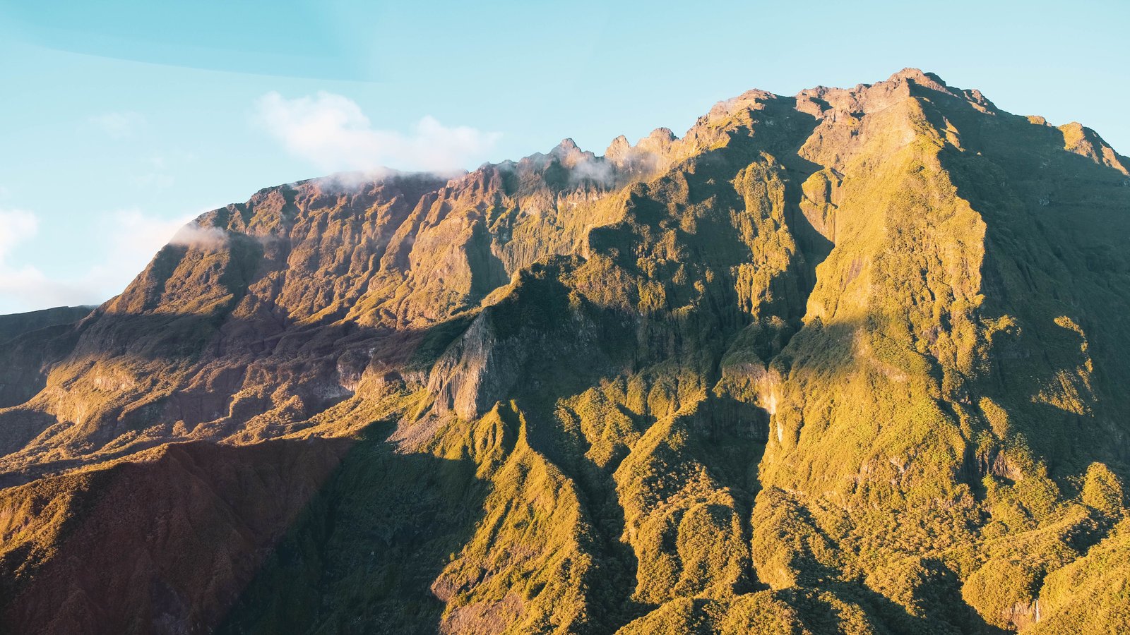 Reliefs verdoyants des hauts de La Réunion